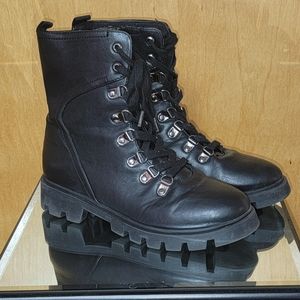 Rogue Women boots Size 8